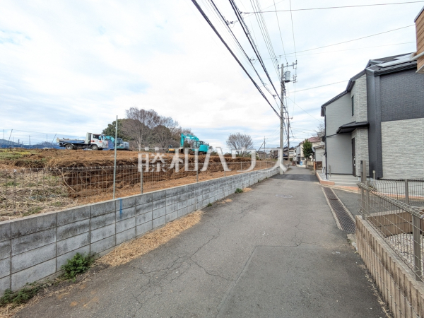接道状況および現場風景 【東村山市恩多町1丁目】 接道状況および現場風景 【東村山市恩多町1丁目】