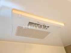 浴室乾燥機 【練馬区石神井町8丁目】雨の日の強い味方!浴室換気乾燥機付きユニットバスで洗濯物が乾かせます。 浴室乾燥機 【練馬区石神井町8丁目】雨の日の強い味方!浴室換気乾燥機付きユニットバスで洗濯物が乾かせます。