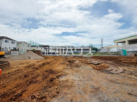 現場風景 【小平市花小金井3丁目】 見学はしたいけど、なかなか時間が取れない・・・そんな方に出勤前や仕事終わりにマイホームを見学できるサポートをいたします。 /撮影日2026/05/03