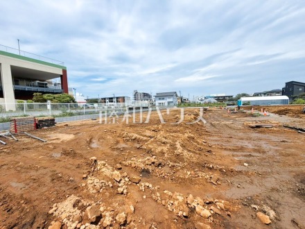 現場風景 【小平市花小金井3丁目】 建物のプレゼンをさせていただきますので、実際の完成イメージを思い描いていただくことができます。お気軽にお問合せ下さい。 /撮影日2026/05/03