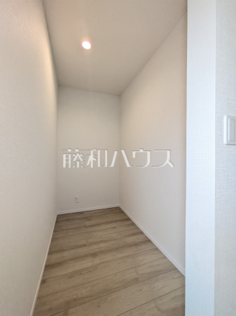 A号棟 パントリー収納 【昭島市田中町2丁目】 A号棟 パントリー収納 【昭島市田中町2丁目】