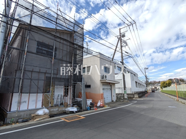 接道状況および現場風景 【日野市大字宮】 接道状況および現場風景 【日野市大字宮】