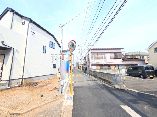 もうすこしで完成です☆ぜひ現地をご覧になりませんか?お気軽にお問合せ下さい。 接道状況および現場風景 【小平市花小金井南町3丁目】 もうすこしで完成です☆ぜひ現地をご覧になりませんか?お気軽にお問合せ下さい。 接道状況および現場風景 【小平市花小金井南町3丁目】