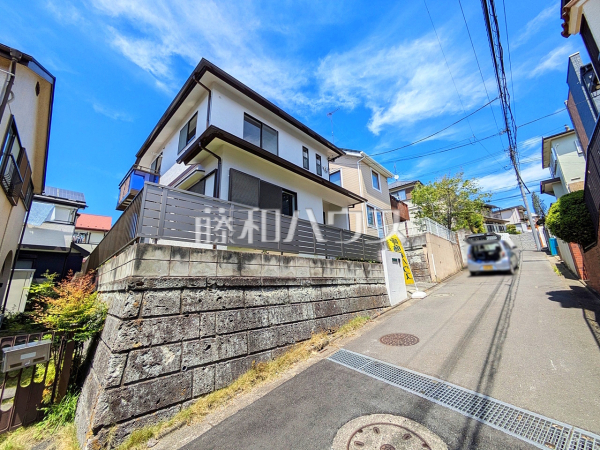 接道状況および現場風景 【多摩市連光寺3丁目】 接道状況および現場風景 【多摩市連光寺3丁目】