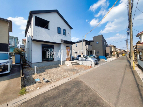 接道状況および現場風景 【所沢市和ケ原1丁目】 見学はしたいけど、なかなか時間が取れない・・・そんな方に出勤前や仕事終わりにマイホームを見学できるサポートをいたします。 接道状況および現場風景 【所沢市和ケ原1丁目】 見学はしたいけど、なかなか時間が取れない・・・そんな方に出勤前や仕事終わりにマイホームを見学できるサポートをいたします。