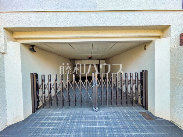 カースペース 【八王子市絹ケ丘2丁目】 カースペース 【八王子市絹ケ丘2丁目】