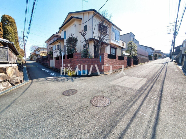 接道状況および現場風景 【八王子市絹ケ丘2丁目】 接道状況および現場風景 【八王子市絹ケ丘2丁目】