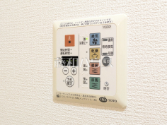 浴室換気乾燥機リモコン 【エンゼルソレスト朝霞台】雨の日の強い味方!浴室換気乾燥機付きユニットバスで洗濯物が乾かせます。
浴室換気乾燥機リモコン 【エンゼルソレスト朝霞台】雨の日の強い味方!浴室換気乾燥機付きユニットバスで洗濯物が乾かせます。