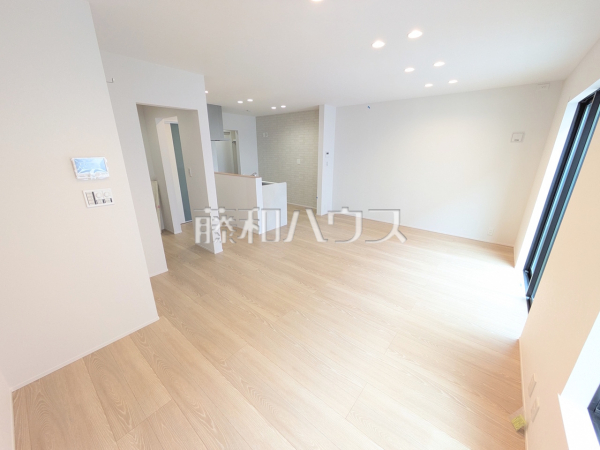 5号棟 リビング 【春日井市高山町2丁目】 5号棟 リビング 【春日井市高山町2丁目】