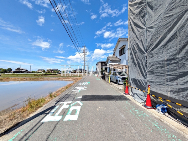接道状況および現場風景 【北名古屋市沖村岡西】 接道状況および現場風景 【北名古屋市沖村岡西】