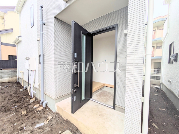 D号棟 玄関 【東大和市向原4丁目】 D号棟 玄関 【東大和市向原4丁目】