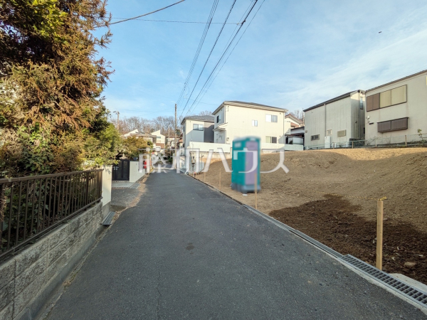 接道状況および現場風景 【日野市程久保2丁目】 接道状況および現場風景 【日野市程久保2丁目】