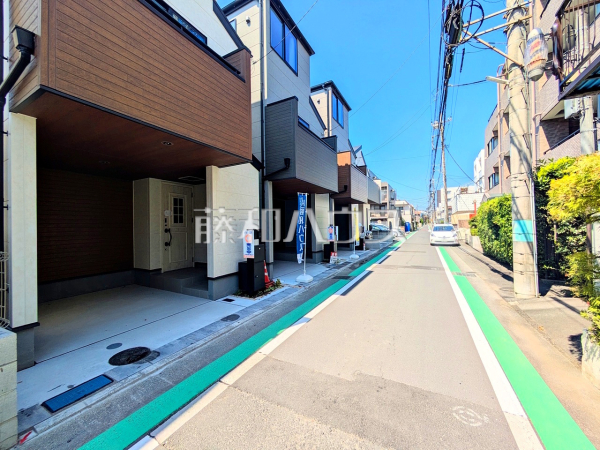 ≪接道状況≫周辺は落ち着いた雰囲気の住宅地です。小さなお子様がいるご家庭も安心です。 【府中市南町4丁目】 ≪接道状況≫周辺は落ち着いた雰囲気の住宅地です。小さなお子様がいるご家庭も安心です。 【府中市南町4丁目】