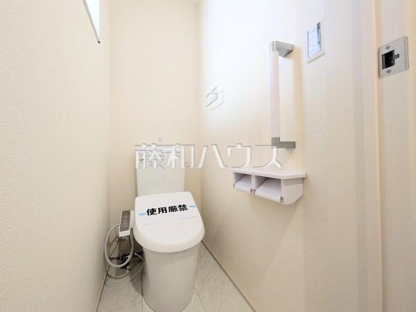 ≪2号棟 トイレ≫温水洗浄便機能付きトイレで清潔にご使用いただけます。 【府中市南町4丁目】 ≪2号棟 トイレ≫温水洗浄便機能付きトイレで清潔にご使用いただけます。 【府中市南町4丁目】