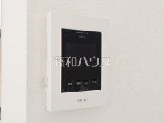 TVモニター付きインターホン 【新座市栄2丁目】TVモニター付きインターホンのため訪問者がひと目で分かります。 TVモニター付きインターホン 【新座市栄2丁目】TVモニター付きインターホンのため訪問者がひと目で分かります。