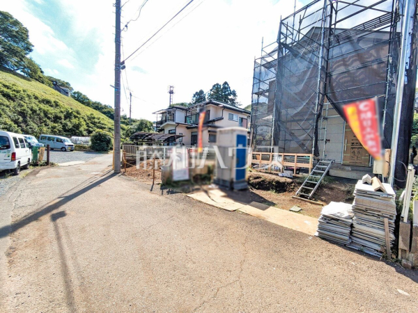 接道状況および現場風景 【八王子市元八王子町3丁目】 接道状況および現場風景 【八王子市元八王子町3丁目】