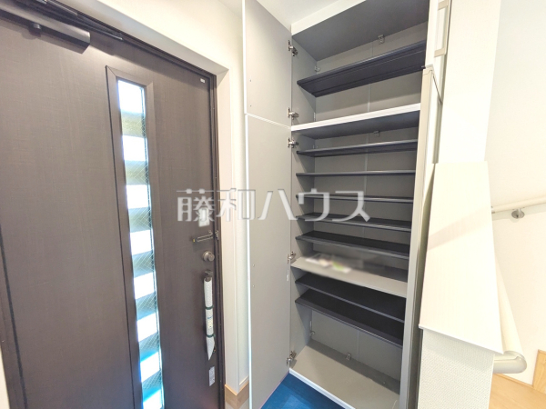 B号棟 玄関収納 【練馬区土支田3丁目】 B号棟 玄関収納 【練馬区土支田3丁目】