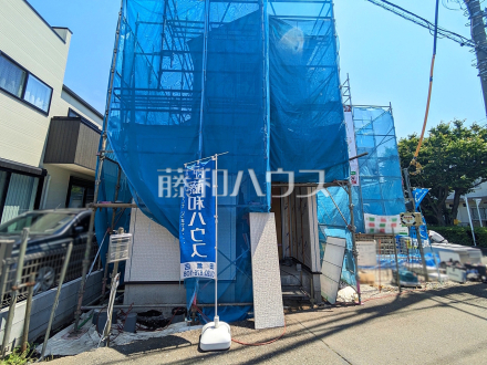 西東京市立柳沢小学校まで約360m。目の行き届く距離にある小学校なら、通学を見守るご家族も安心ですね。1号棟 外観 【西東京市南町2丁目】/撮影日2026/05/02
