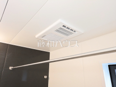 2号棟 浴室換気乾燥暖房機 【昭島市緑町5丁目】幼い子供がいると汚れものが多く、いつでも洗濯物を干せるのが嬉しい浴室換気乾燥機! 2号棟 浴室換気乾燥暖房機 【昭島市緑町5丁目】幼い子供がいると汚れものが多く、いつでも洗濯物を干せるのが嬉しい浴室換気乾燥機!