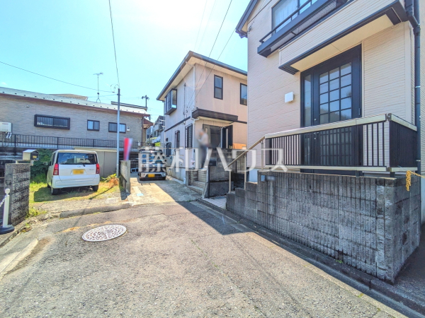 接道状況および現場風景 【八王子市絹ケ丘1丁目】 接道状況および現場風景 【八王子市絹ケ丘1丁目】