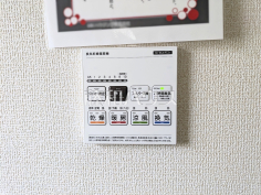 浴室換気乾燥暖房機 【西東京市泉町1丁目】幼い子供がいると汚れものが多く、いつでも洗濯物を干せるのが嬉しい浴室換気乾燥機! 浴室換気乾燥暖房機 【西東京市泉町1丁目】幼い子供がいると汚れものが多く、いつでも洗濯物を干せるのが嬉しい浴室換気乾燥機!