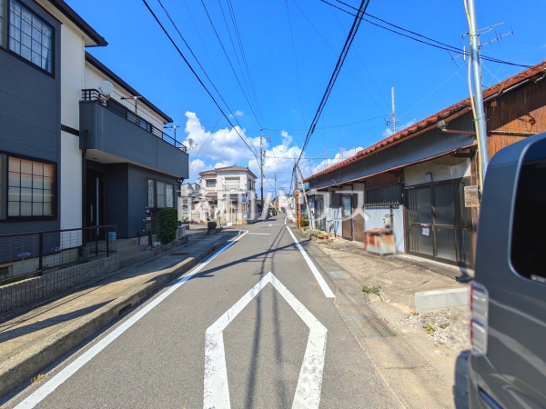 接道状況および現場風景 【西春日井郡豊山町大字青山字東栄】 接道状況および現場風景 【西春日井郡豊山町大字青山字東栄】