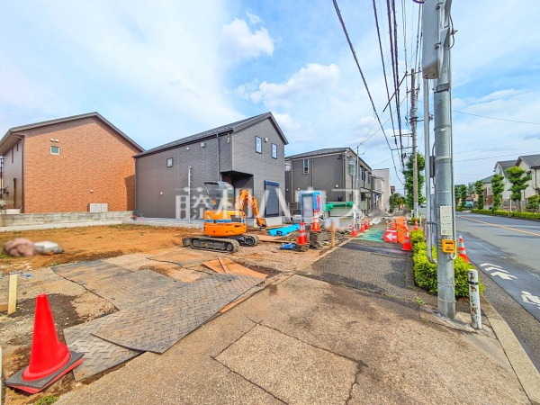 接道状況および現場風景 【東大和市南街3丁目】 接道状況および現場風景 【東大和市南街3丁目】