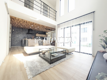 27号棟モデルハウス リビング 【新座市野火止3丁目】/撮影日2026/03/27