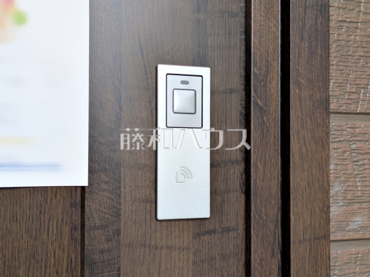 15号棟 スマートキー 【新座市野火止3丁目】 施錠開錠は便利なスマートキー採用!