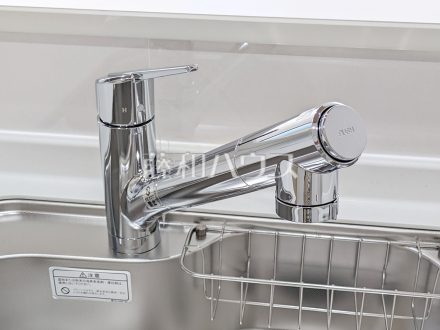 49号棟 浄水器一体型水栓 【新座市野火止3丁目】 いつでもおいしいお水が飲める浄水器一体型水栓も完備 /撮影日2026/08/24
