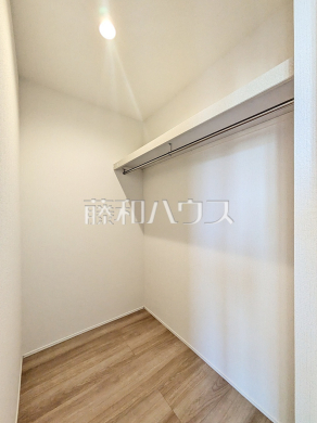50号棟 ウォークインクローゼット 【新座市野火止3丁目】