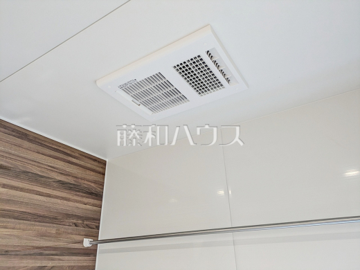 51号棟 浴室乾燥機 【新座市野火止3丁目】 雨の日の強い味方!浴室換気乾燥機付きユニットバスで洗濯物が乾かせます。