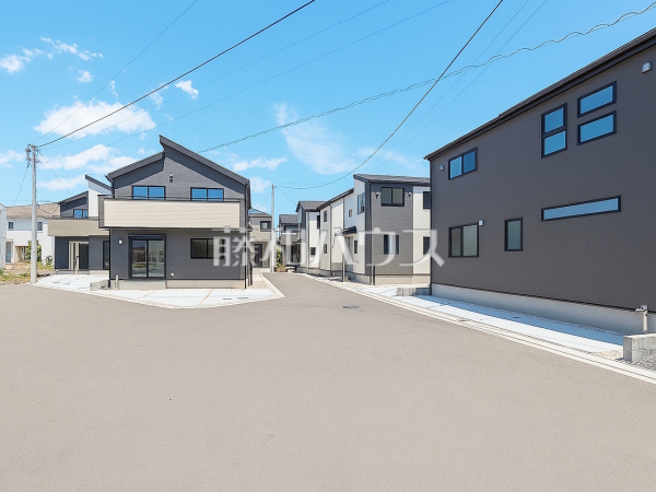 接道状況および現場風景 【昭島市宮沢町2丁目】 接道状況および現場風景 【昭島市宮沢町2丁目】