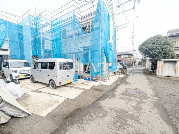 接道状況および現場風景 【所沢市上新井1丁目】 接道状況および現場風景 【所沢市上新井1丁目】