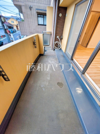 ≪バルコニー≫南向きのバルコニーは日差しもたっぷり注ぎ、お洗濯物もよく乾きます。 【ミオカステーロ府中紅葉丘】 ≪バルコニー≫南向きのバルコニーは日差しもたっぷり注ぎ、お洗濯物もよく乾きます。 【ミオカステーロ府中紅葉丘】