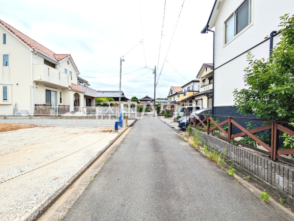 接道状況および現場風景 【春日井市東野町6丁目】 接道状況および現場風景 【春日井市東野町6丁目】
