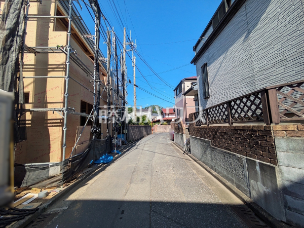 接道状況および現場風景 【朝霞市根岸台4丁目】 接道状況および現場風景 【朝霞市根岸台4丁目】