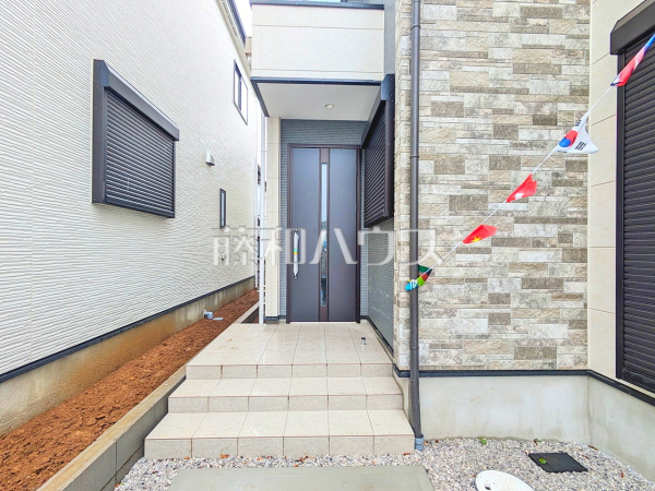 1号棟 玄関 【富士見市上沢2丁目】 1号棟 玄関 【富士見市上沢2丁目】