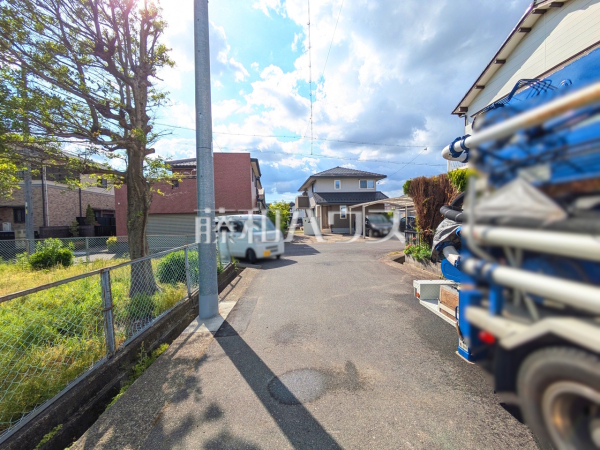 接道状況および現場風景 【春日井市東野町3丁目】 接道状況および現場風景 【春日井市東野町3丁目】
