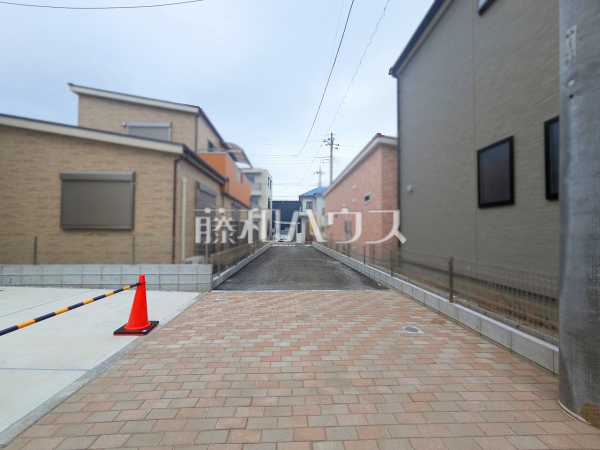 2号棟 接道状況および現場風景 【所沢市大字下安松】 2号棟 接道状況および現場風景 【所沢市大字下安松】