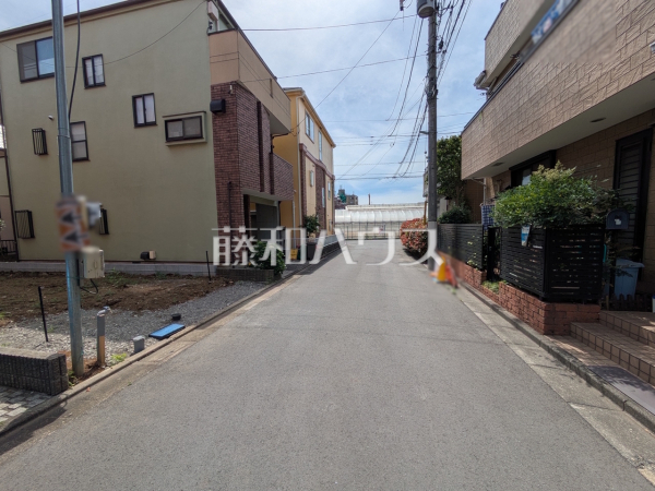 接道状況および現場風景 【杉並区上高井戸1丁目】 接道状況および現場風景 【杉並区上高井戸1丁目】