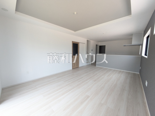 2号棟 リビング 【春日井市下条町3丁目】