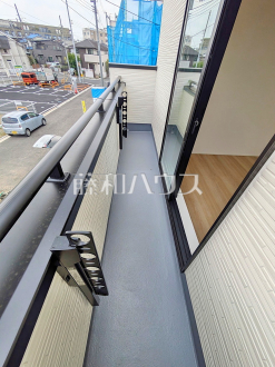 ≪5号棟 バルコニー≫南向きのバルコニーは日差しもたっぷり注ぎ、お洗濯物もよく乾きます。 【府中市分梅町3丁目】/撮影日2026/07/16