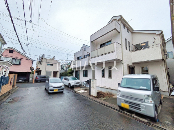 接道状況および現場風景 【世田谷区給田4丁目】周辺環境も含めてご案内いたしますので、お気軽にお問い合わせください 接道状況および現場風景 【世田谷区給田4丁目】周辺環境も含めてご案内いたしますので、お気軽にお問い合わせください