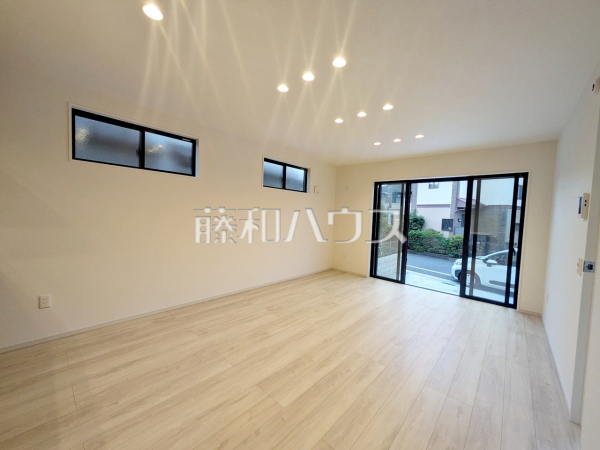 2号棟 リビング 【小金井市貫井南町3丁目】 2号棟 リビング 【小金井市貫井南町3丁目】