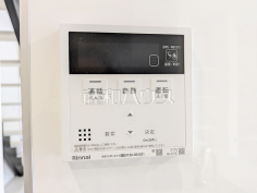 給湯器リモコン 【八王子市北野台2丁目】自動お湯張りや追いだき機能など、充実したバスタイムをサポートする設備が整っています。温度調節もボタンひとつで簡単です。 給湯器リモコン 【八王子市北野台2丁目】自動お湯張りや追いだき機能など、充実したバスタイムをサポートする設備が整っています。温度調節もボタンひとつで簡単です。