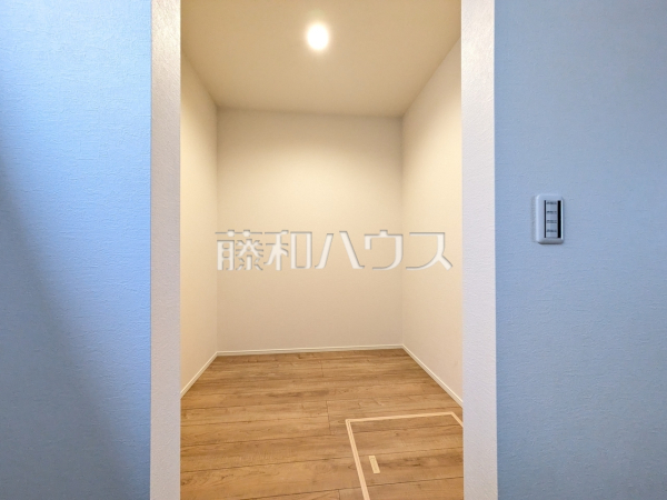 ウォークインクローゼット 【練馬区関町東1丁目】 ウォークインクローゼット 【練馬区関町東1丁目】