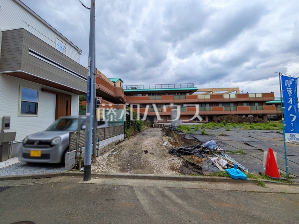 1号棟 外観(敷地入口) 【三鷹市牟礼1丁目】 1号棟 外観(敷地入口) 【三鷹市牟礼1丁目】
