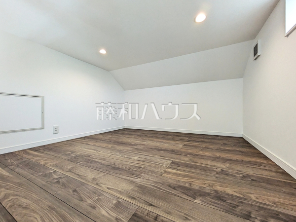 小屋裏収納庫 【国立市東3丁目】 小屋裏収納庫 【国立市東3丁目】