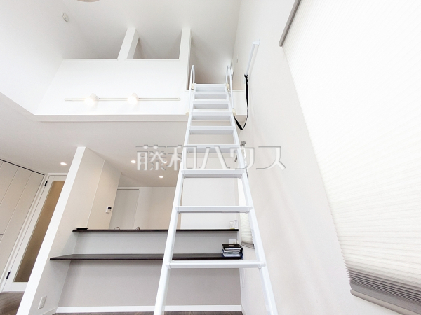 小屋裏収納庫 【国立市東3丁目】 小屋裏収納庫 【国立市東3丁目】